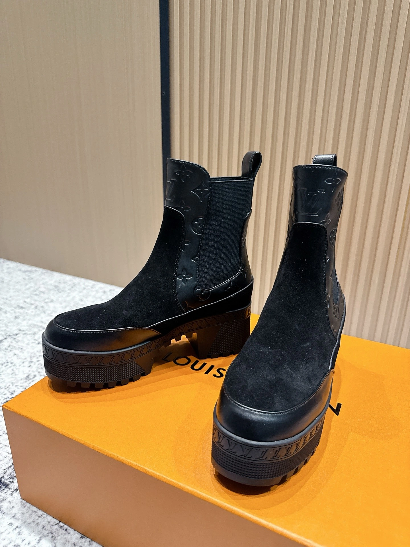 COCO-- 8V 1AC7W0 cowhide Heel height ：7cm Waterproof：3.5cm item:E-X362J2922